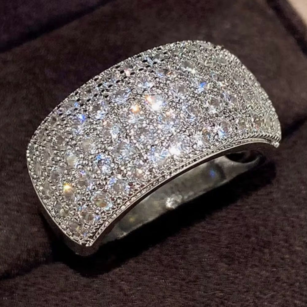 💕 Elegant Silver Band with rows of Swarovski Crystals Women's Ring 💕